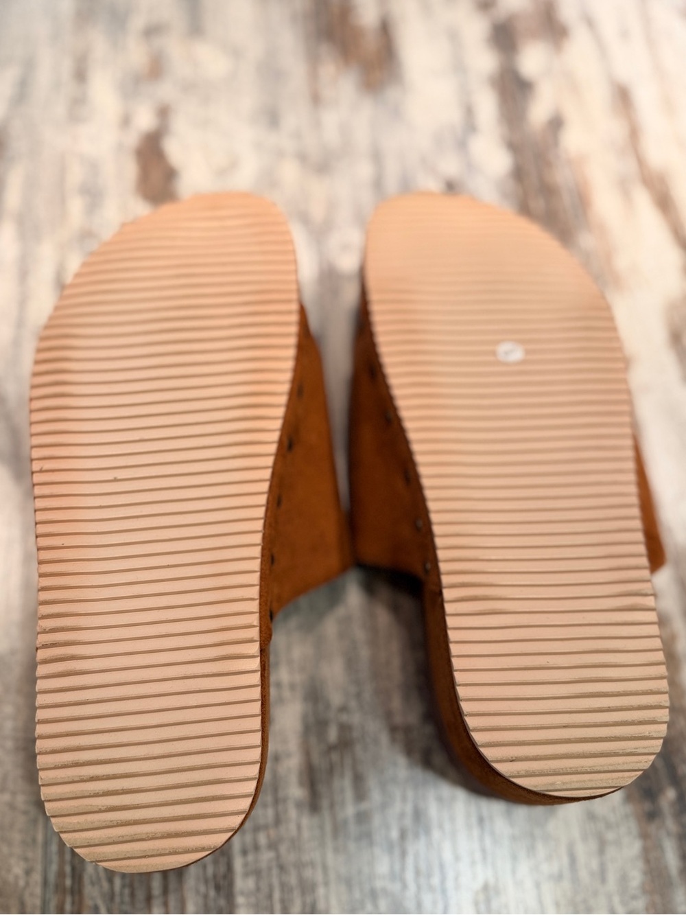 Women Size 10 Faux Suede Buckled Platform Mule Sandals - Picture 11 of 11